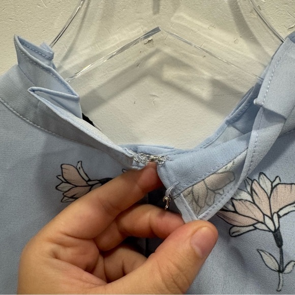 Endless Rose Blue Floral Peplum Blouse Top Cutout Tie Bell Sleeve Large *flawed* - Picture 7 of 9